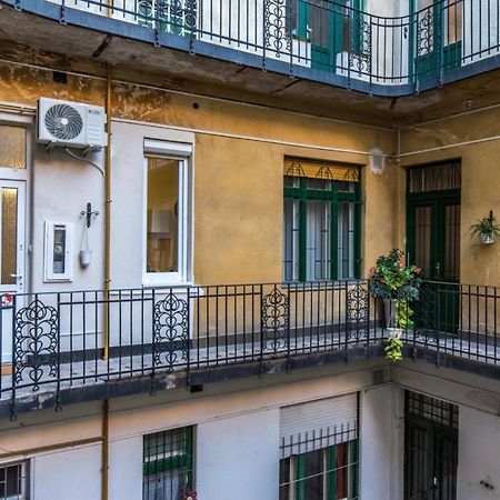 Cozy Nest In The Heart Of Budapest Budapeste Exterior foto